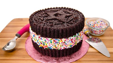 Baskin Robbins New Cookie Cakes Are Basically Giant Ice