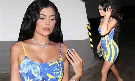 Yep, it's gonna put a glitch in kim's perfect fairytale wedding. 26 Top Images Kylies Blue Hair / Kylie Jenner Has Long ...