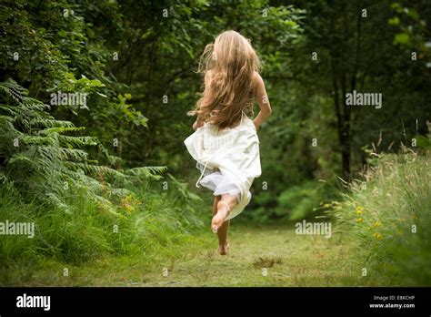 Runaway Bride Ansicht Von Hinten Von Einem Kaukasischen Schlanke