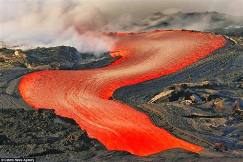 Lava Do Vulcão Kilauea Explode Em Contato Com O Mar Fotografia Drone