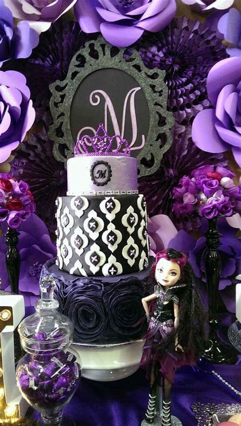 The queen's birthday is on 21 april but she also has another birthday. Raven Queen Theme cake | Birthday gifts for grandma ...