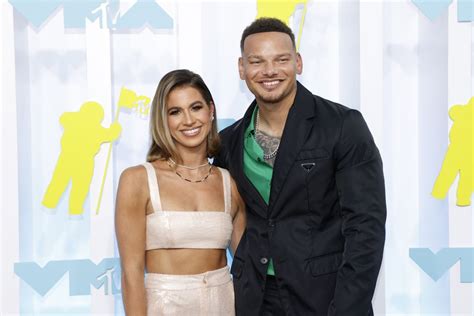 Look Kane Brown Wife Katelyn Expecting Third Child