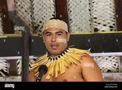 Polynesian Hawaii Man Hi Res Stock Photography And Images Alamy