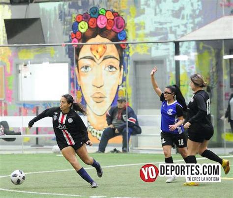 Victoria Del Victory Fc En Jueves Femenil De Akd Soccer League