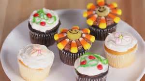 As i said earlier, i just frosted the cupcakes and gave the kids the instructions to make easter and spring themed cupcake designs. Cupcake Decorating - How to Decorate Kids Party Cupcakes ...