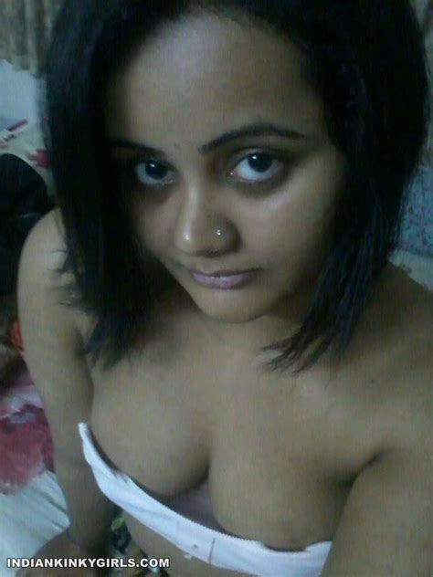 Horny Bangla Bhabhi Selfies Masturbating With Carrots Indian Nude Girls