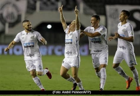 Luiz adriano and rony secured the three points for the side at independência in the 2020 copa do. Santos faz 3 no Boca e faz final da Libertadores com ...