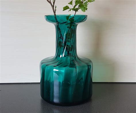 Driburg Kristall Vase Emerald Green Crystal Bottle Vintage Etsy Green Vase Vase Green Crystals