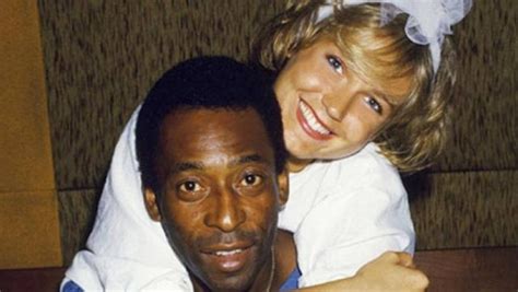 Os amores de Pelé jogador que faz 81 anos não foi craque apenas nos campos