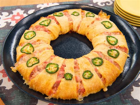 Sunnys Hot Ham And Cheese Wreath Recipe Ham And Cheese Food Network Recipes Food