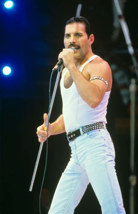 So a quick remembrance seems in order. Queen, Freddie Mercury, a stunning colour photograph, 1985, Live Aid - Catawiki