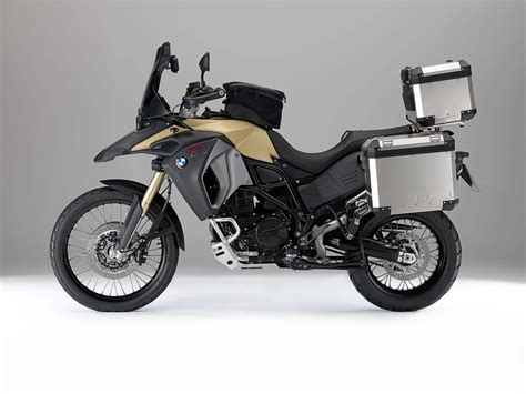 Criticisms about the new seat, the screen, spongy front suspension, it's weight and vibrations from the engine seemed to be. BMW F800GS Adventure - Germany's Middleweight ADV ...