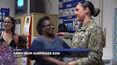 Army Mom Surprises Son At Killeen School Youtube