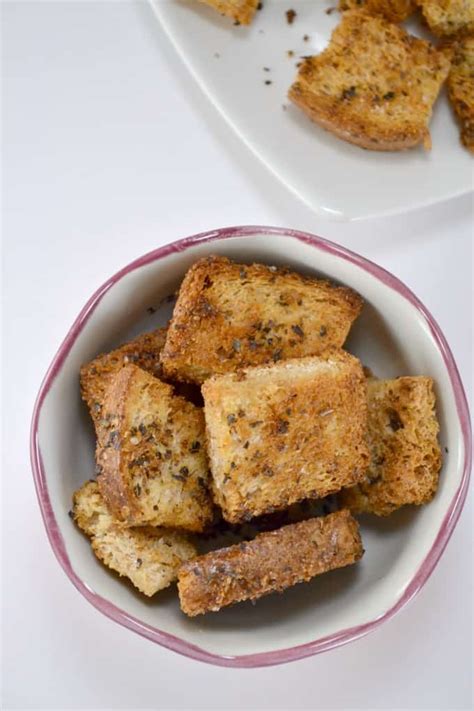 Easy Homemade Croutons Recipe With Olive Oil And Spices