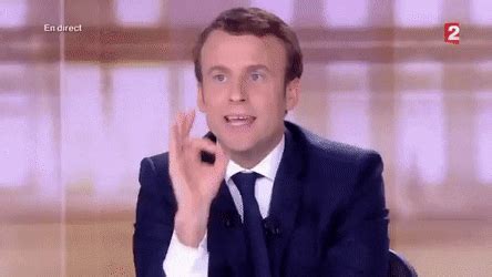 Emmanuel macron a été giflé par un homme ! Emmanuel Macron GIF | Find, Make & Share Gfycat GIFs