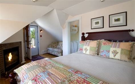 cape  lodging guest rooms revere guest house