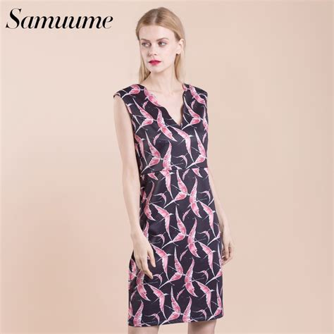 Samuume Elegant Sexy Women Bodycon Dress 2017 New Wave V Neck Flamingo Printed Natural Waist