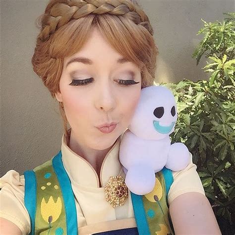 Anna Frozen 26 Women Who Took Their Disney Halloween Costumes To The