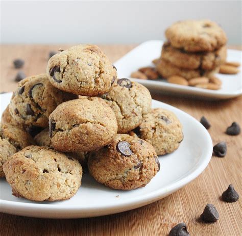 2 cups honeyville blanched almond flour 1/4 cup coconut oil, softened (or use butter instead) 1/4 cup raw honey 1/2 teaspoon almond extract 1/4 teaspoon fine sea salt. Almond Flour Chocolate Chip Cookies | The Wannabe Chef