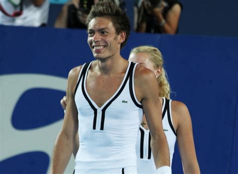 Find the perfect nicolas mahut stock photos and editorial news pictures from getty images. Photo Nicolas Mahut deguise en femme en Hopman Cup Perth