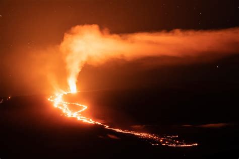 Lava From Mauna Loa Could Block Main Highway On Hawaiis Big Island