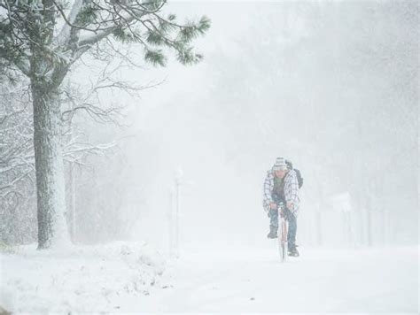 Photos Minnesotans Greet The First Winter Storm Of The Season Mpr News