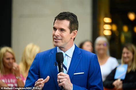 Dailymailtv Host Thomas Roberts Stops Today To Prepare For Season Five