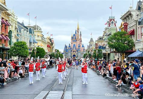 Photos Check Out The Surprising Crowds In Disney World Today Disney