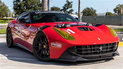 Con este Ferrari F12 Berlinetta firmado por Aaron Kaufman te explotará