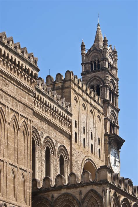 Jahrhunderts aus palermo zeigt rosalia neben == oliva von anagni; Standbeeld Van Heilige Rosalia In Palermo Stock Foto ...
