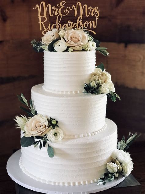 Rustic Wedding Cake Sharonhutkocakes Simple Wedding Cake Floral
