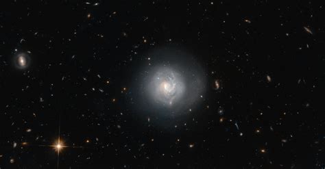 Meet ngc 2608, a barred spiral galaxy about 93 million light years away, in the constellation cancer. 日記-魅惑の銀河・星座: (3) 我家のIT化