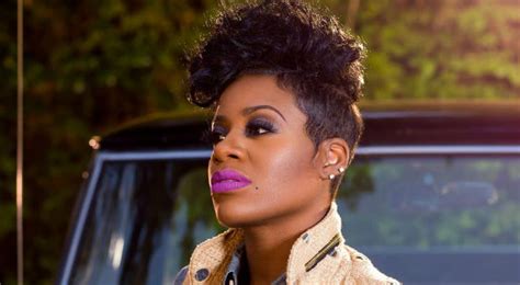 High point, north carolina, united states. WATCH: 'American Idol' Winner Stops Her Concert, Drops to ...