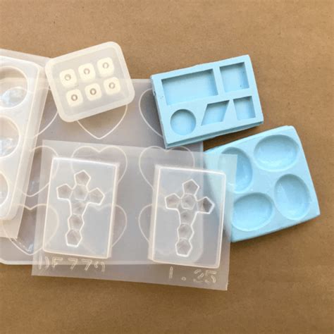 How To Use Resin Casting Molds Silicone Epoxy Molds Resin Obsession