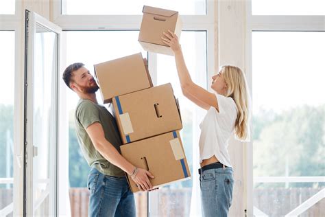 Moving Day Should You Hire Movers Or Diy Elite Truck Rental