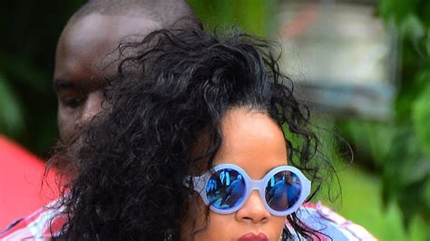 Rihannas Hair Is On Vacation And Heres Why I Am Loving It Glamour