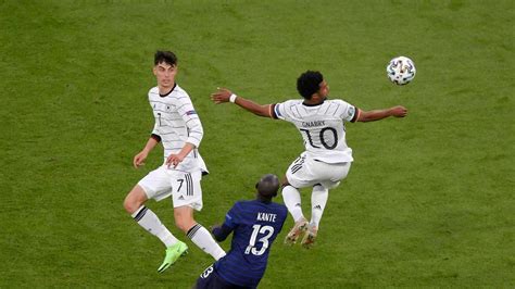 Doch auch die schweizer bekamen in der vierten minute ihre erste ecke, ließen sich nicht einschüchtern und hielten. EM 2021: DFB-Einzelkritik zur Pleite gegen Frankreich ...