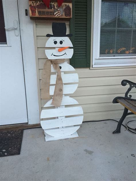 Pallet Snowman Made From Pallet Wood Pallet Christmas Pallet