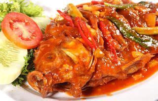 Buang daun salam sebelum disajikan. Cara Membuat Ikan Mas Saus Asam Manis | PASTI KEREN