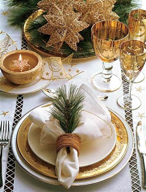 35 Beautiful Gold And White Christmas Décor Ideas