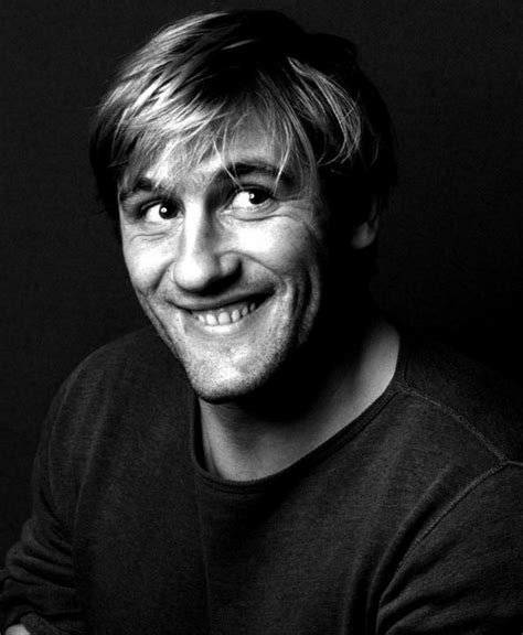 Acteur de 7 nationalités, 1 langue parlée. Gerard Depardieu's in flight urine sample came back ...