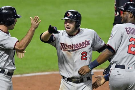 Doziers Blast Lifts Twins Over Indians Magic Number Is 1