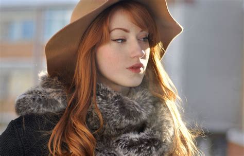 1600x1026 Women Redhead Alina Kovalenko Looking Away Hat Wallpaper