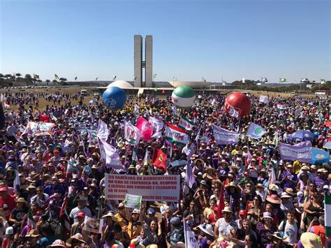 Trabalhadoras Rurais Fecham Eixo Monumental Durante Marcha Das Margaridas Pv Mulher