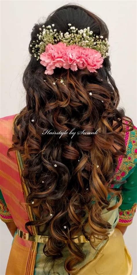 The season of indian wedding is back for this year. Gorgeous bridal hairstyle alert! Bridal reception ...