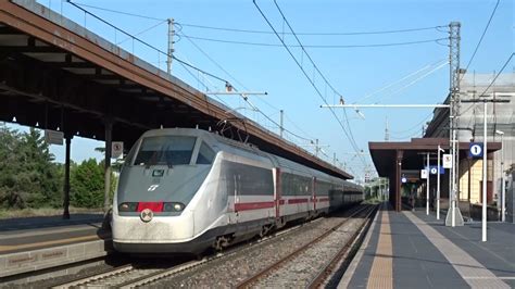 Treno Intercity 610 Lecce Bologna Centrale In Partenza Dalla Stazione