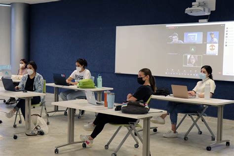 aulas híbridas el tec se apoya en la tecnología para regreso a clases tecnológico de monterrey