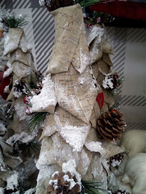 Pin By Leila On Axali Wlis Christmas Wreaths Holiday Decor Holiday