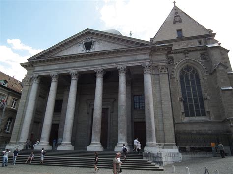 Catedral De St Pierre Gran Templo Gótico En El Corazón De Ginebra