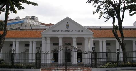 Sektor perkhidmatan pembuatan dan perlombongan pengkuarian memacu prestasi ekonomi malaysia pada tahun 2015. Pulau Pinang penyumbang utama eksport Malaysia, negeri ...